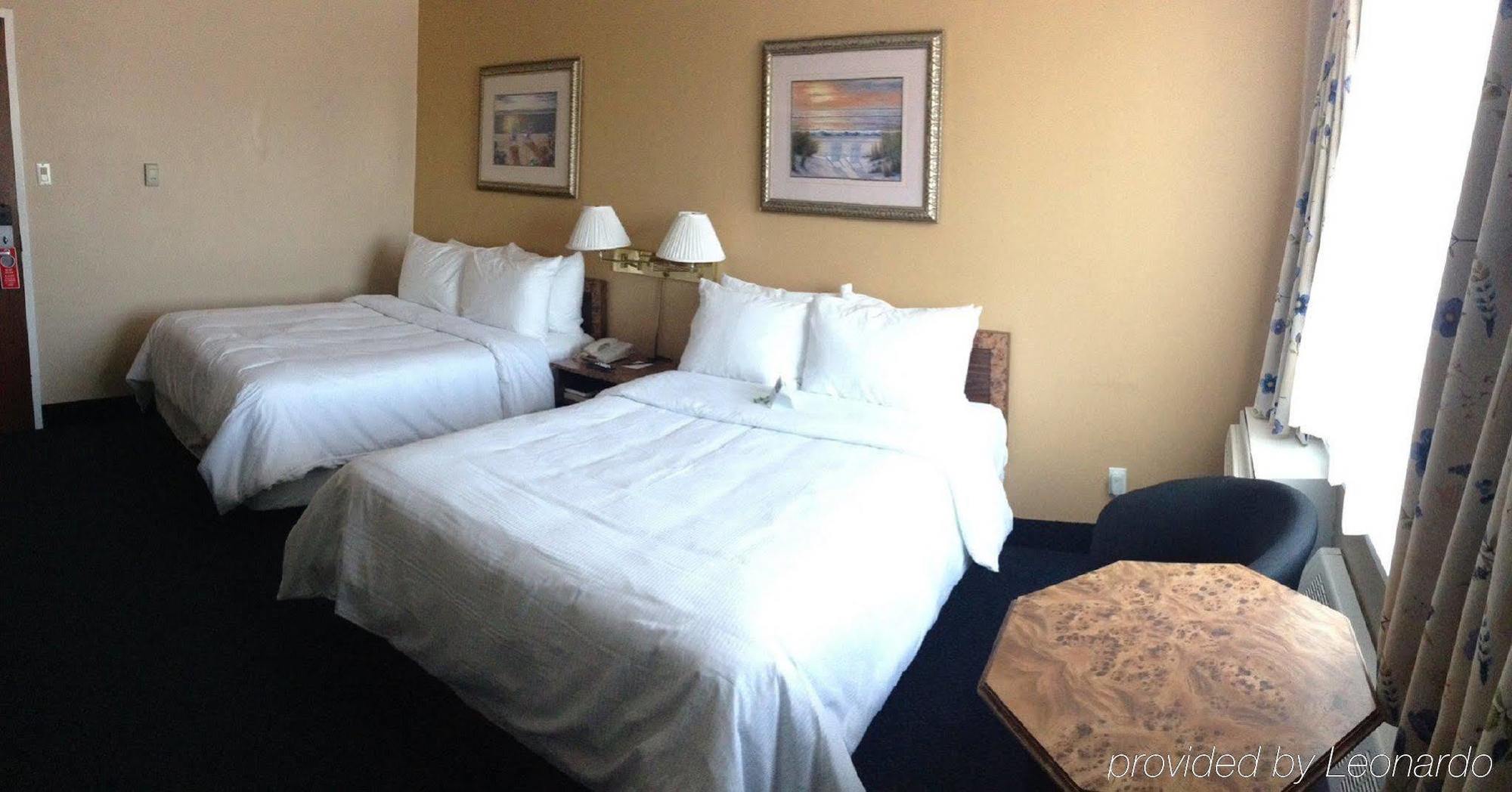 V Hotel & Suites Монктън Екстериор снимка
